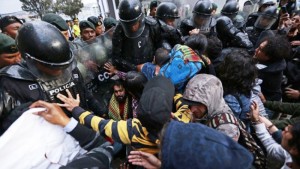 Escándalo en la visita de Erdogan a Ecuador: protestas en su contra y agresión de sus guardaespaldas a parlamentario y manifestantes