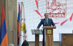 Daron Markarian asumió su nuevo mandato como alcalde de Ereván