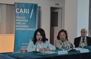 (Español) Sesión académica de la embajadora de Armenia en el CARI