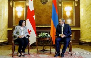 (Español) La presidenta de Georgia, de visita oficial en Armenia