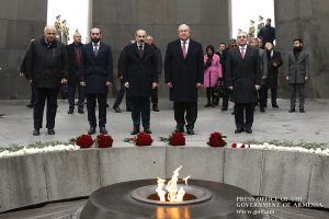 (Español) Armenia rinde homenaje a las víctimas de genocidio en el Día Internacional de Prevención de este crimen
